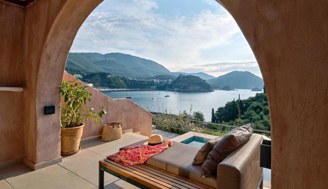ISAVORIA ECO CHIC RESORT in Parga