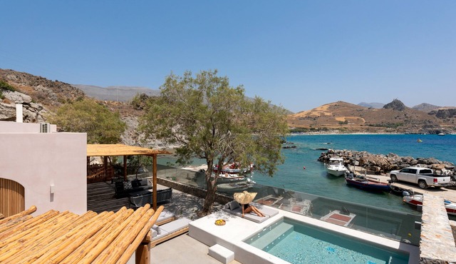 Isla Beach House, a Timeless Retreat in rethymno