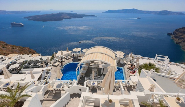 Kafieris Blue in Santorini