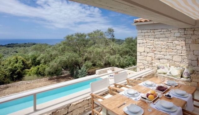 Kallista House - Three Bedroom Villa, Sleeps 6 in Kourteika