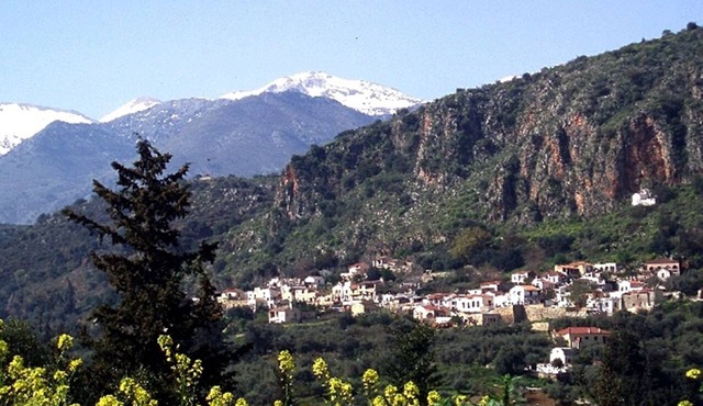 Kamares – a restaured Venetian domain retreat in Macheri