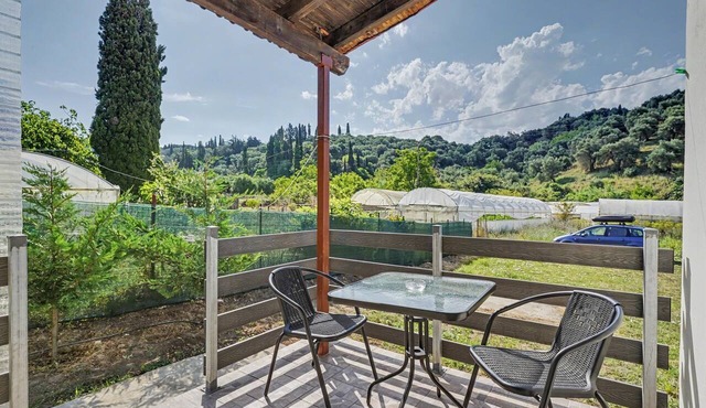 Karousades Olive House Country Home with Mountain View, Wi-Fi & Air Conditioning in Agios Ioannis