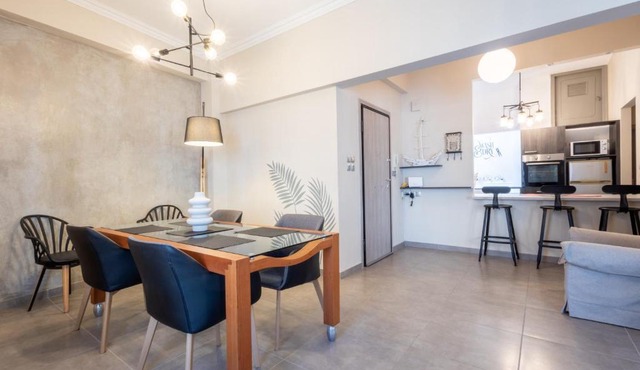Kastella Waves Chic 2-Bedroom Getaway in Piraeus