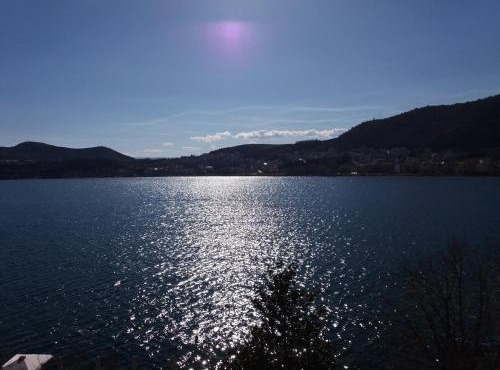 Kastoria apartment! Μπροστά στη λίμνη στο κέντρο! in Kastoria