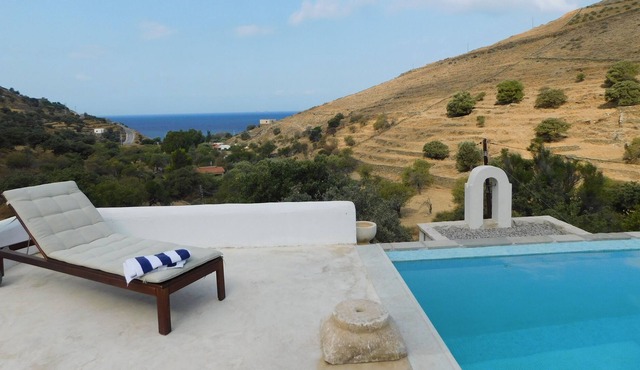 Kea, Villa in Kampi with private pool.