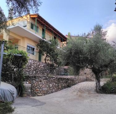 Klidonas Apartments in Akrogiali