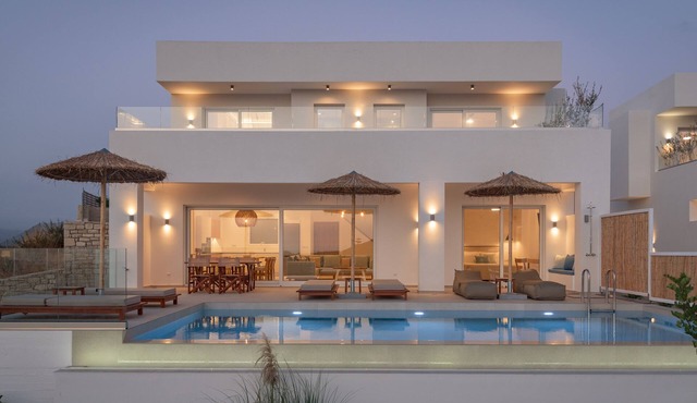 KOMMOSUNSET VILLA KALLIOPI in Pitsidia