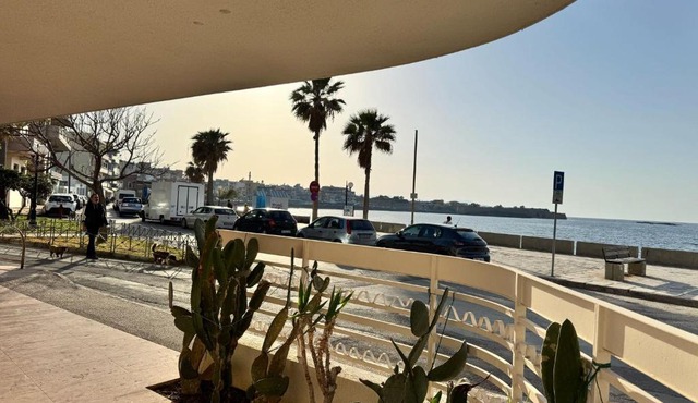 Koum Kapi Atelier-Waterfront Apartment with Sea Views in Chania