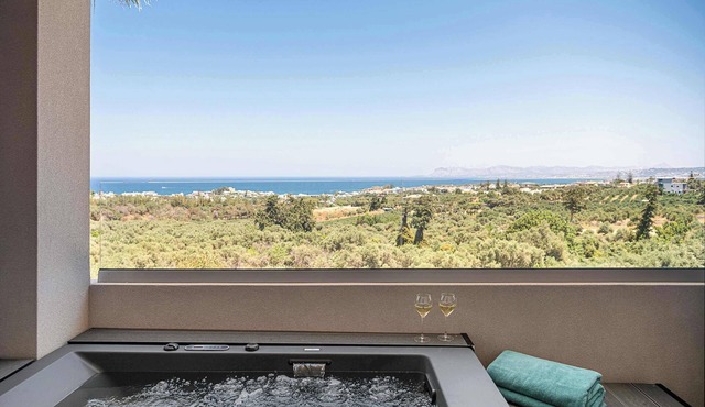 Kymélia Upper Suite With Private Hot Tub & SeaView in Galatas