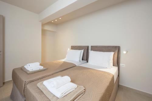 La Divina Luxury Villas with Heated Pool in Daratso