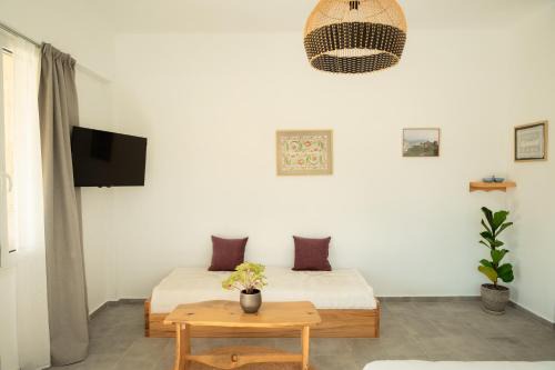 Lavender Suite in Paránimfoi