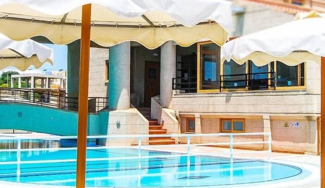 Ledras Beach Hotel