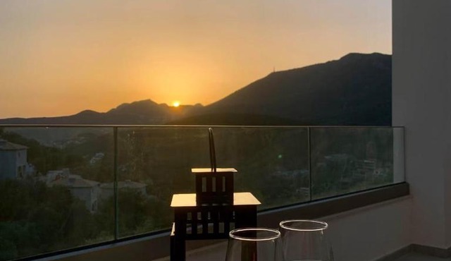 LefkoParga Luxury Suites in Parga