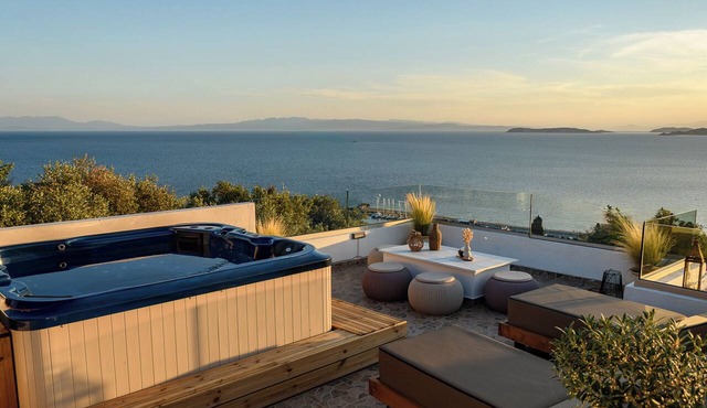 LemonTree Villa,with Panoramic Aegean Views Rooftop Jacuzzi and Yoga Garden in Glossa