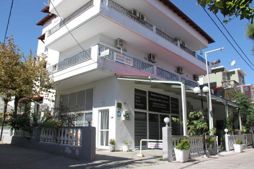 Lena Studios in in Hanioti