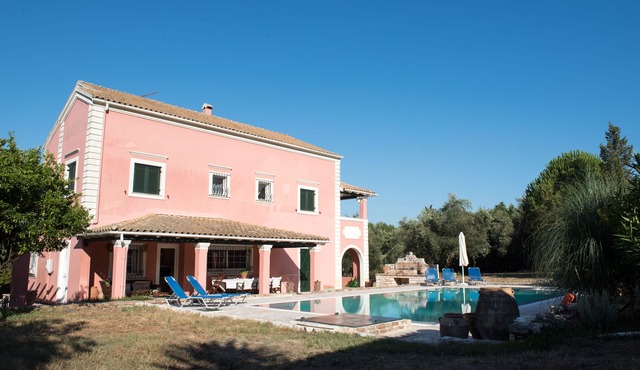 Liaskos Villa Votana Kassiopi in corfu
