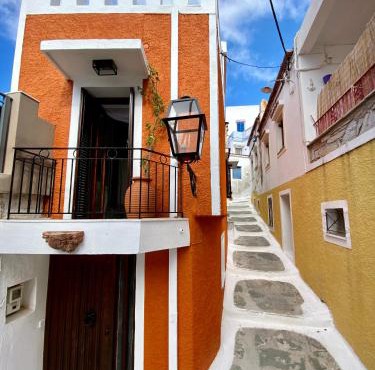 Lion House II in Ioulis