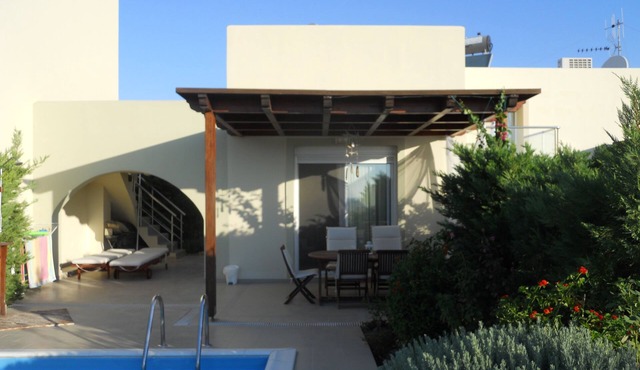 Lovely villa with private pool in Haraki