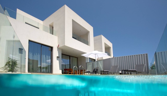 Lux Villa private pool ★ Beach at 150mt ★ Sea View ★ 4 Bdr ★ 5 bathrooms in Chania