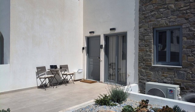 Luxurious apartment in the heart of the village with easy beach access