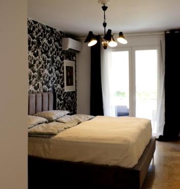Luxurious studio apartment close to the beach and airport in Porto Rafti