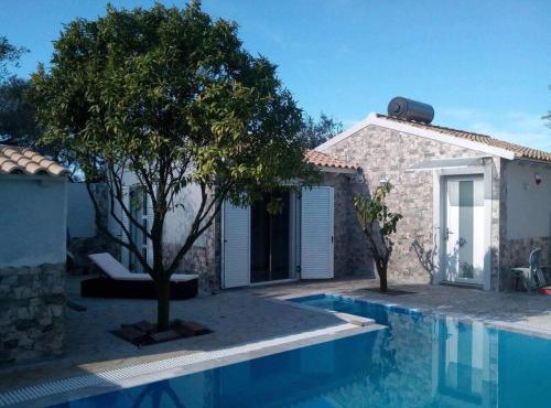 LUXURY JUST FOR 2 in Halikounas