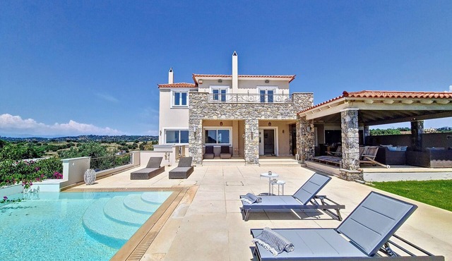 Luxury mansion with big pool and sea view in Porto Heli