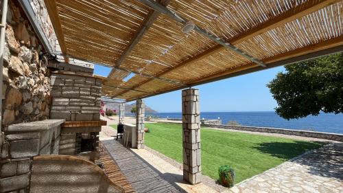 Magic estate on the wave 2 by Villa Lagkadaki in Kotronas