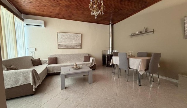 Male home in Sipiada