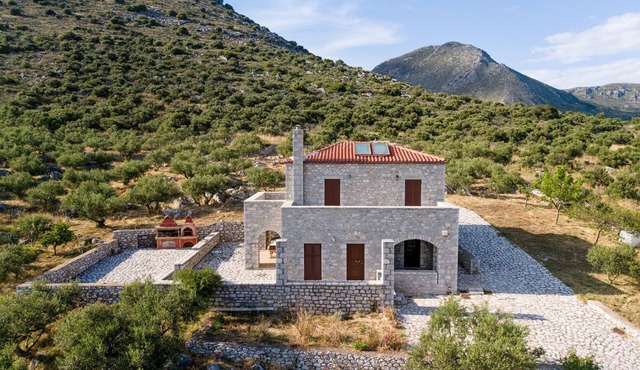 Mani Stone Tower– Sea & Mountain Escape by ΜΡS