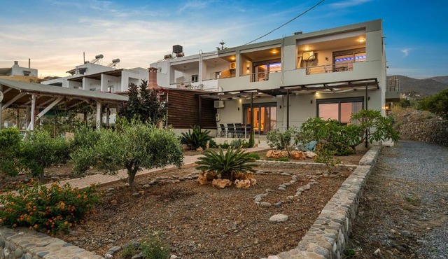 Marina apartments in Lentas