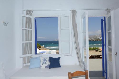 MARKOS BEACH rooms & studios