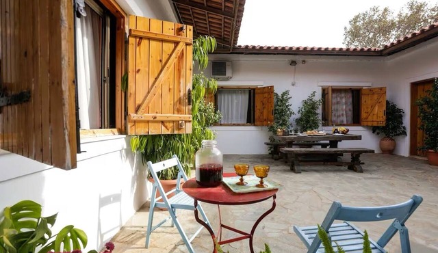 Marousa's Country House 12’ from Athens Airport by ΜPS in Koropi
