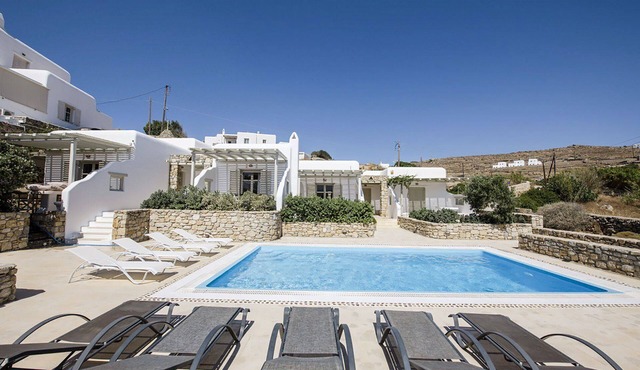 Marvi house with shared pool - My Rental Homes