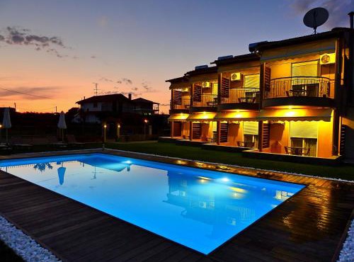 Mente Libre Villas in Nea Plagia