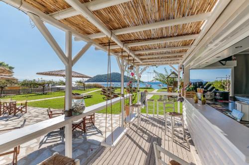Milia Beach Apartments in Paralia Milia
