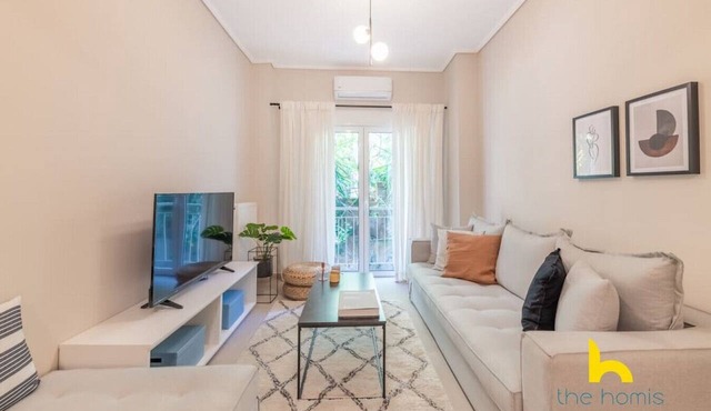Minimal 2-BDR Apt Near Acropolis By The Homis in Athina