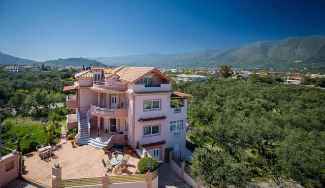 Mirimar Apartments in Alikanas