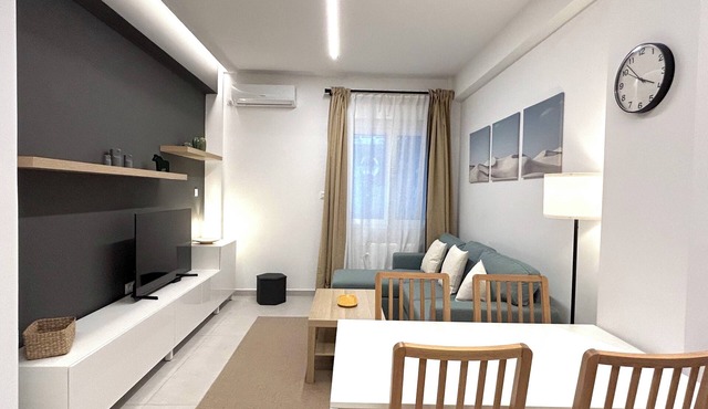 Modern 1BR Apt Next to Pasalimani & Shops in Pireas