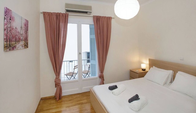 Modern Rental with Cozy Charm by GHH in Athina