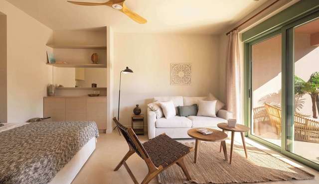Modern Studio, with patio & pool - Close to Sea in Pogonia