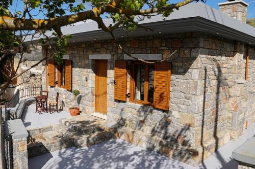 Mountain House Perampela in Nofaliás