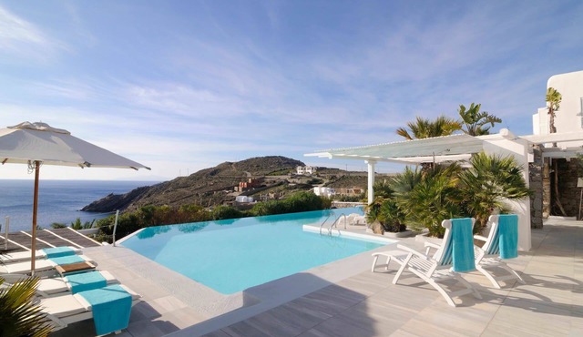 My Rental Homes - Villa Rocky only 80 meters from the sea front with amazing views