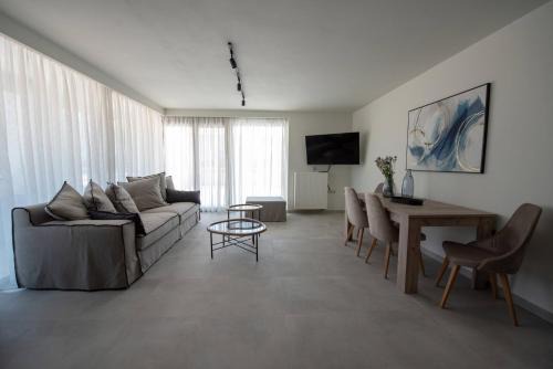 N & M Suites in Igoumenitsa