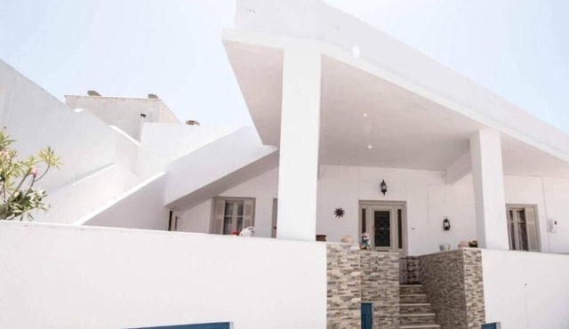 Naxian Harmony city centre Apartment (300 meters from the beach)