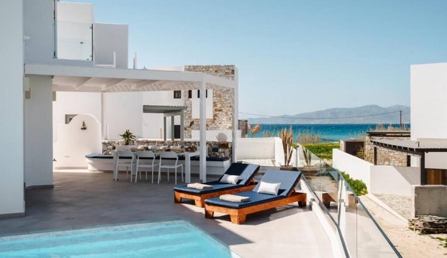 Naxos Superior Villas