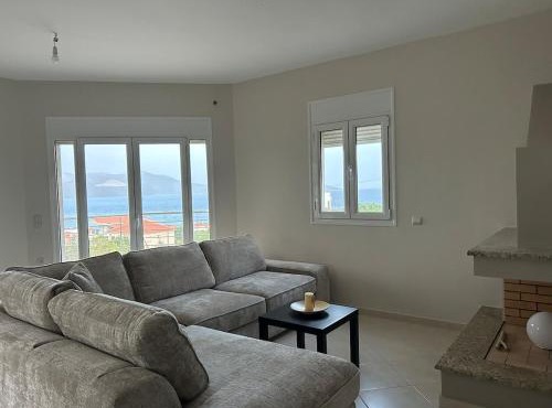 Nereids Apartments in Aliveri