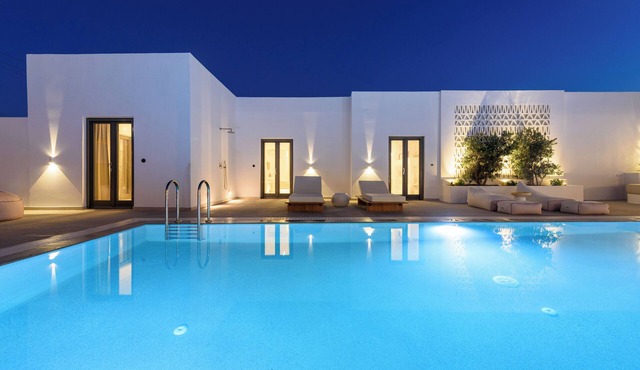 Noble Pearl Villa 3 Charming 4-bedroom Villa with Swimming pool & Jacuzzi