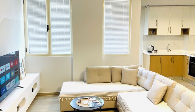 Nova - Charming 2-bedroom apartment in Divjakë with WiFi, AC, free parking. in Divjakë