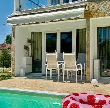 Oasis by the Pool in Nea Kallikrateia